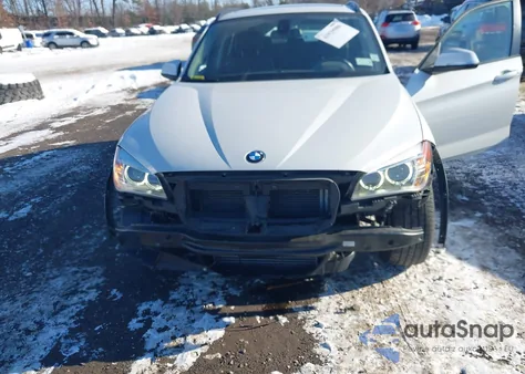 2014 BMW X1 xDrive35I z USA, uszkodzony, nr VIN WBAVM5C58EVV93063
